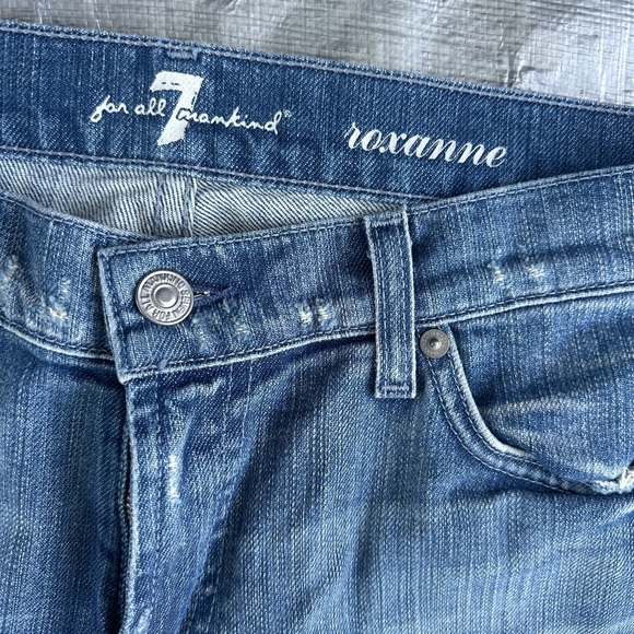 7 for all Mankind Roxanna Low Rise Distressed Jeans sz 31 Made in the USA - Picture 3 of 5